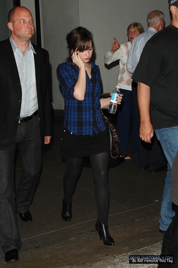 012 - SEPTEMBER 21ST - Arrives at LAX airport