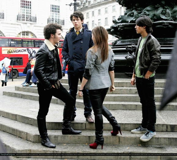 002 - SEPTEMBER 9TH - With the Jonas Brothers Filming a Photoshoot in UK