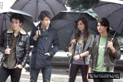 010 - SEPTEMBER 9TH - With the Jonas Brothers Filming a Photoshoot in UK