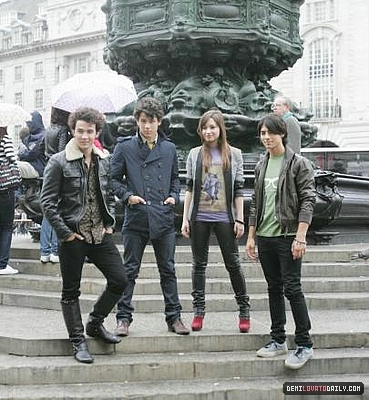 normal_014 - SEPTEMBER 9TH - With the Jonas Brothers Filming a Photoshoot in UK