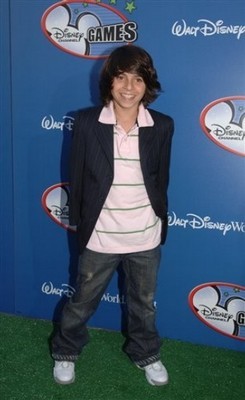 moises-arias-557325l-poza - 0-moise arias