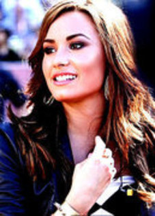 23073661_NBTNZSDCV - 0-demi lovato02