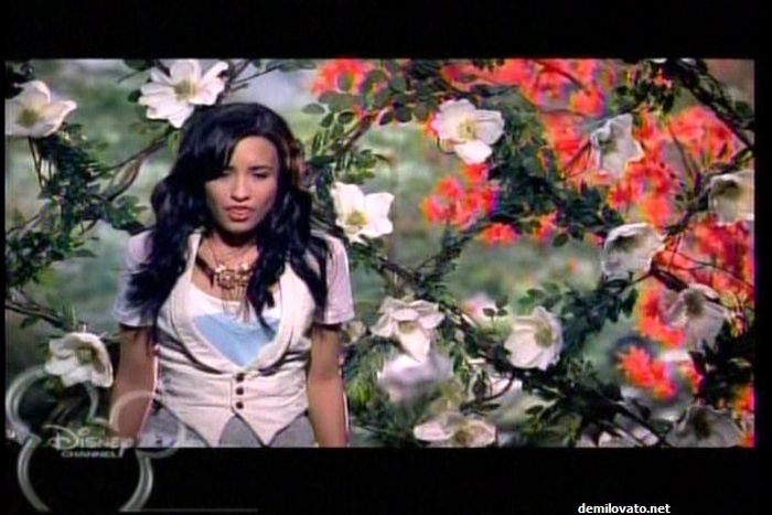 demilovato_net-giftofafriendmv-0078 - 3c