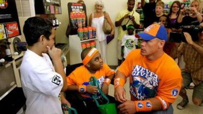 video-john-cena-le-a-indeplinit-dorintele-copiilor-bolnavi_size1