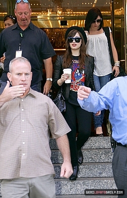 010 - AUGUST 12TH - Outside New York City Hotel