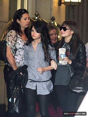 normal_003 - JULY 3RD - With Selena Gomez arriving at a hotel together