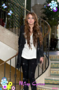 21712377_JEBVSSNLO - poze miley