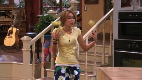 normal_s04e08_mkv_000459126