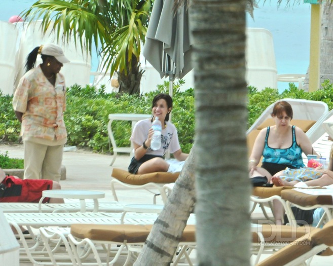 ;kj - MAY 30TH - At the Atlantis Resort in the Bahamas