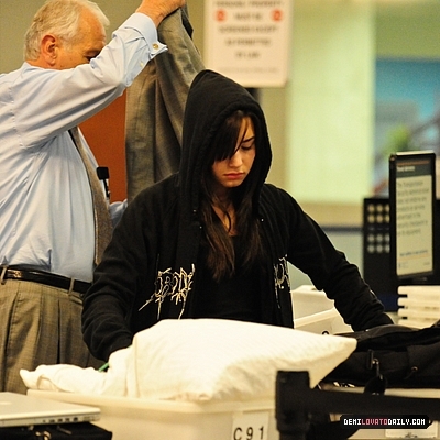 normal_009 - MAY 1ST - At LAX Airport