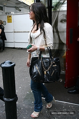 normal_015 - APRIL 23RD - Arriving at the Soho Hotel in London
