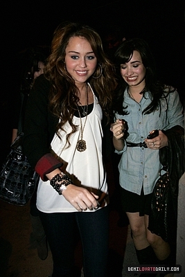 normal_003 - FEBRUARY 12TH - Dinning at Koi with Selena and Miley