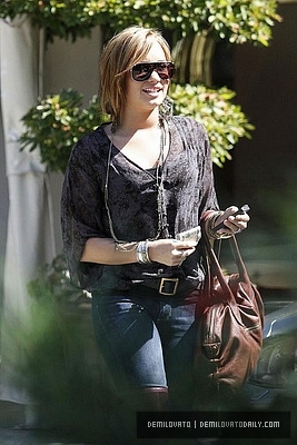 normal_004 - OCTOBER 7TH - Arriving at a business meeting in Beverly Hills