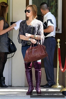 normal_008 - OCTOBER 7TH - Arriving at a business meeting in Beverly Hills