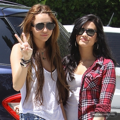normal_012 - APRIL 25TH - Out in Toluca Lake with Miley