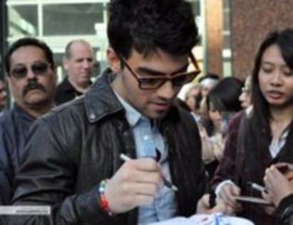 22423791_WULQGXBPW - 0-joe jonas