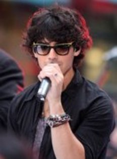 23132956_KWOOJKPXL - 0-joe jonas