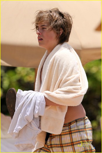 dylan-cole-sprouse-birthday-08 - Dylan Sprouse