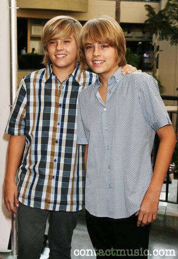 dylan_sprouse_2007070 - Cole and Dylan Sprouse