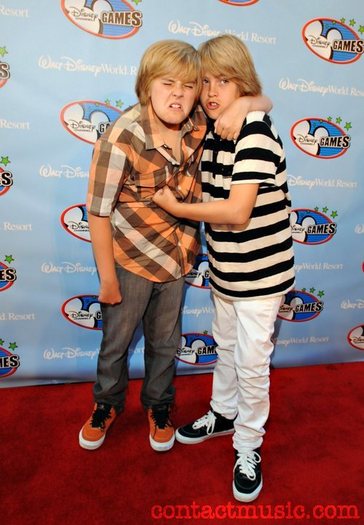 dylan_sprouse_1850286 - Cole and Dylan Sprouse