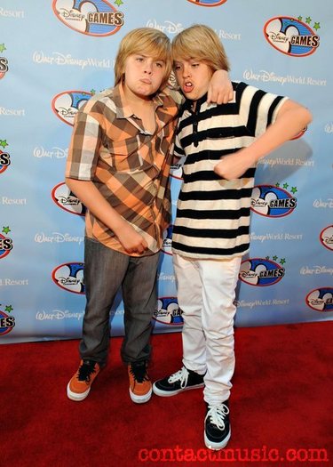 dylan_sprouse_1850285 - Cole and Dylan Sprouse