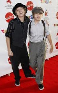 images (3) - Cole and Dylan Sprouse