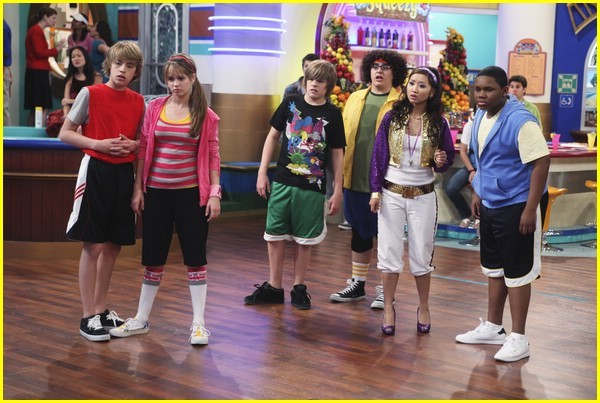 dylan-sprouse-doc-shaw-roomies-06