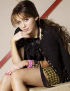 20084937_YILWWVLWA - 0-poze cu miley cyrus37