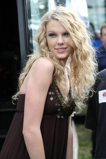 taylor_swift_1284638138