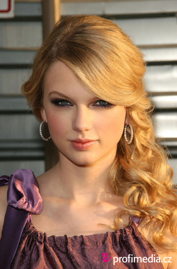 taylor_swift_1284638227