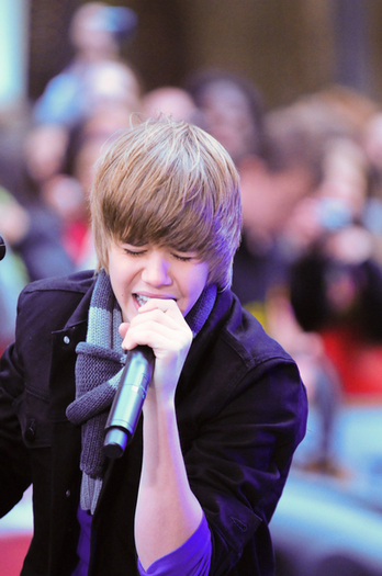 g4r3yhu43r - justin bieber