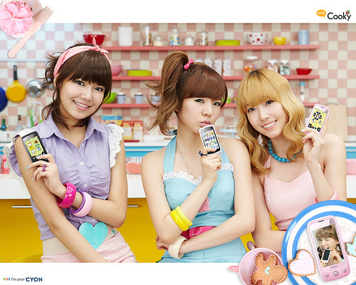 SNSD-LG-Cyon-Cooky-girls-generation-snsd-13334904-500-400