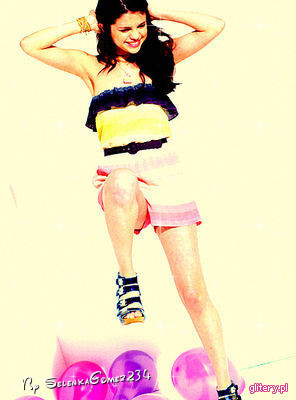 18847477_RYOPDFXSQ - selena gomez