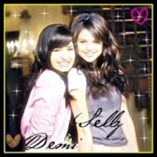 21549364_ZBFCRBOOQ - selena gomez