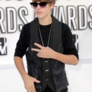 justin-bieber-104033816-150x150 - poze justin la gala premilor