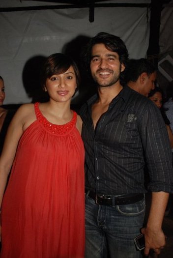 6769_101000151740_575081740_2611840_2773753_n - Hiten Tejwani