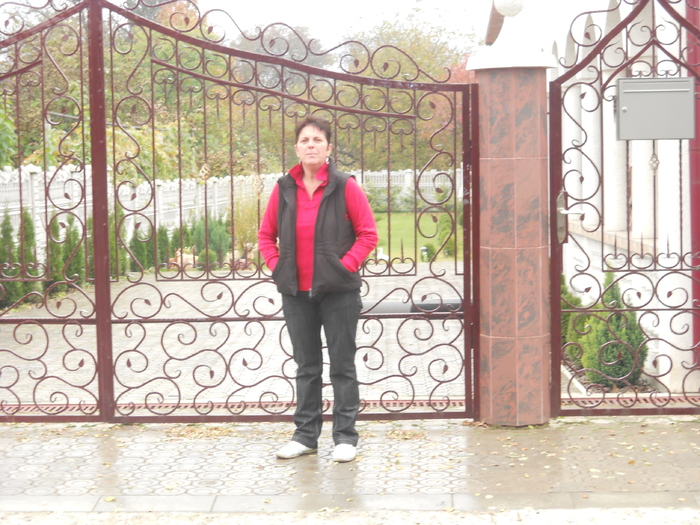 ploua,asa ca,o-ntindem cata casa - diverse ipostaze