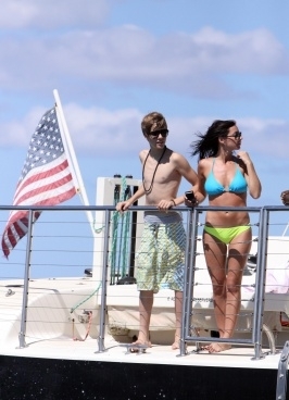  - Justin Bieber In Hawai