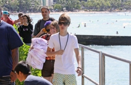 normal_justin-in-hawaii_(14) - Justin Bieber In Hawai