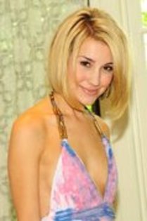 23275304_LSHNMKDPI - 0-chelsea staub