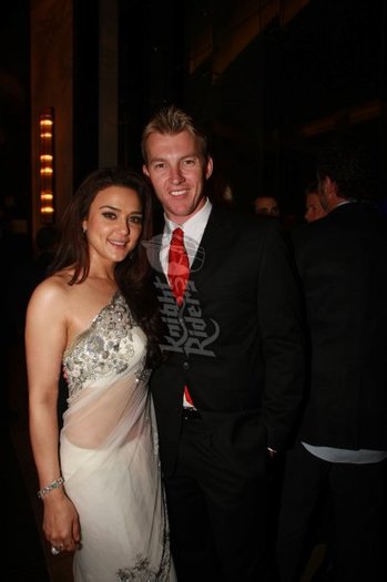 8125_1241062705048_1183726719_30739942_2286528_n - PREITY ZINTA
