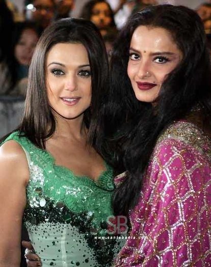 9327_1219079246551_1516001671_578726_2070916_n - PREITY ZINTA