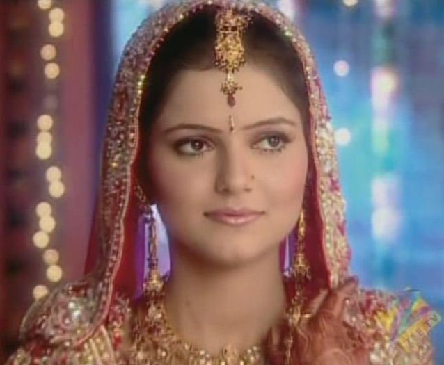 59312_156828000996272_145119185500487_514441_3730995_n - Rubina Dilaik