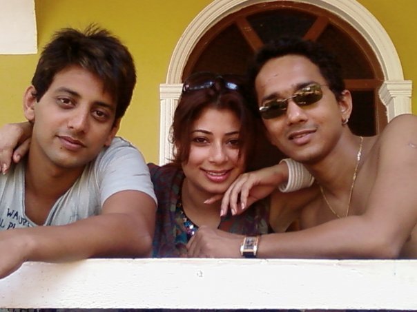 20983976_DGNIXAYUC - Malini Kapoor-Zeenat