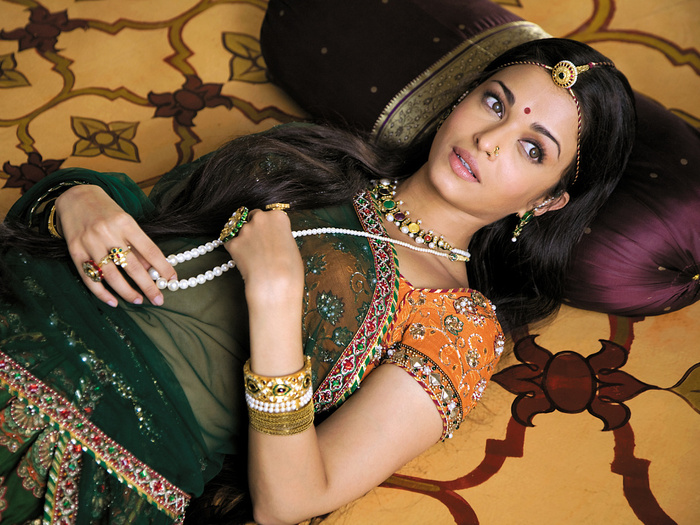 aishwarya_in_jodhaa_akbar_1024x768