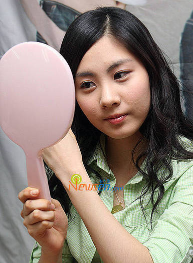 SNSD-members-eothjout-make-up-girls-generation-snsd-13113991-450-614 - Seohyun