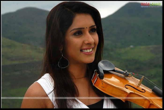 Zaara (27)