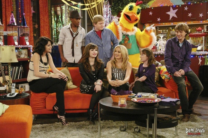 003 - NOVEMBER 25TH - Disney Channel Totally New Year