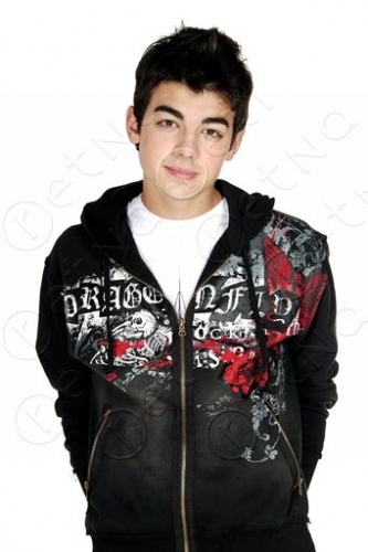 nx2j2_joe-jonas