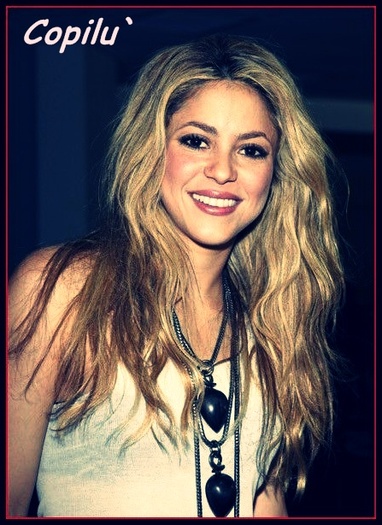 shakira - x- Music make me Free-OO